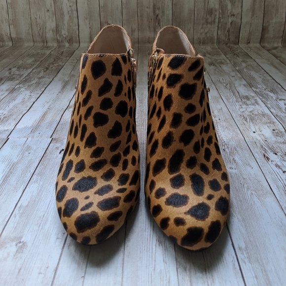 Vince Camuto Vemmey2 Cheetah Calf Hair Booties, 7.5 NWT - Picture 3 of 8